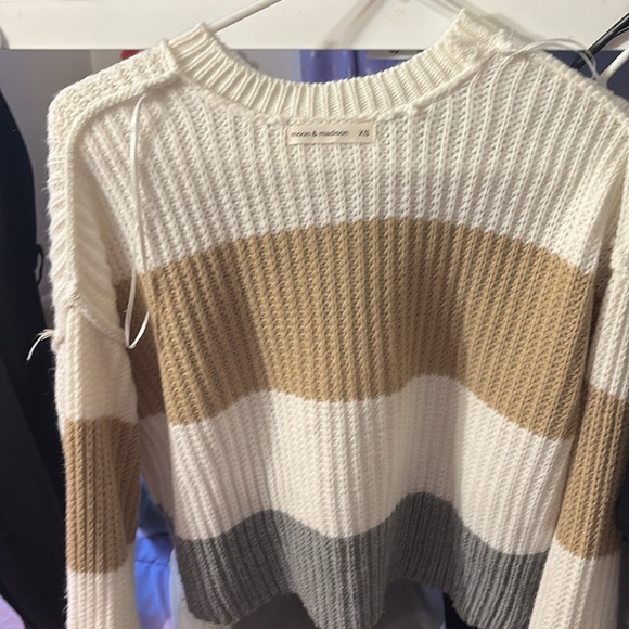 Sweater - Picture 2 of 2